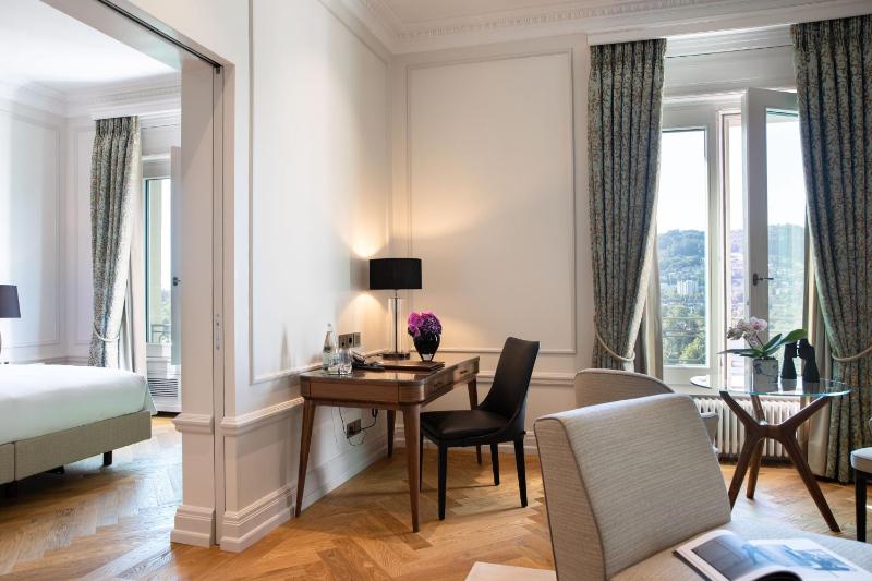Deluxe Junior Suite image 2