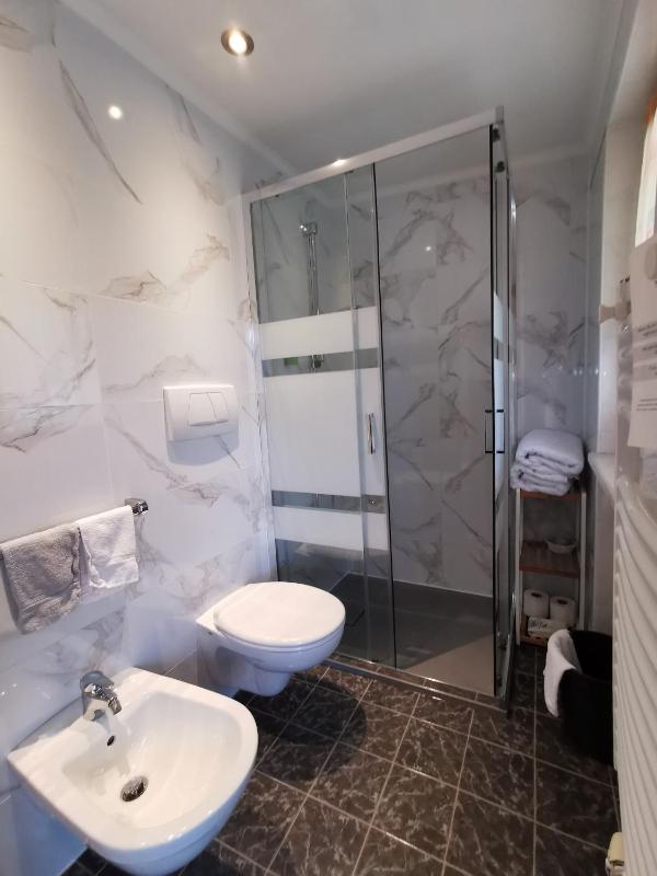 Standard Double Room image 4