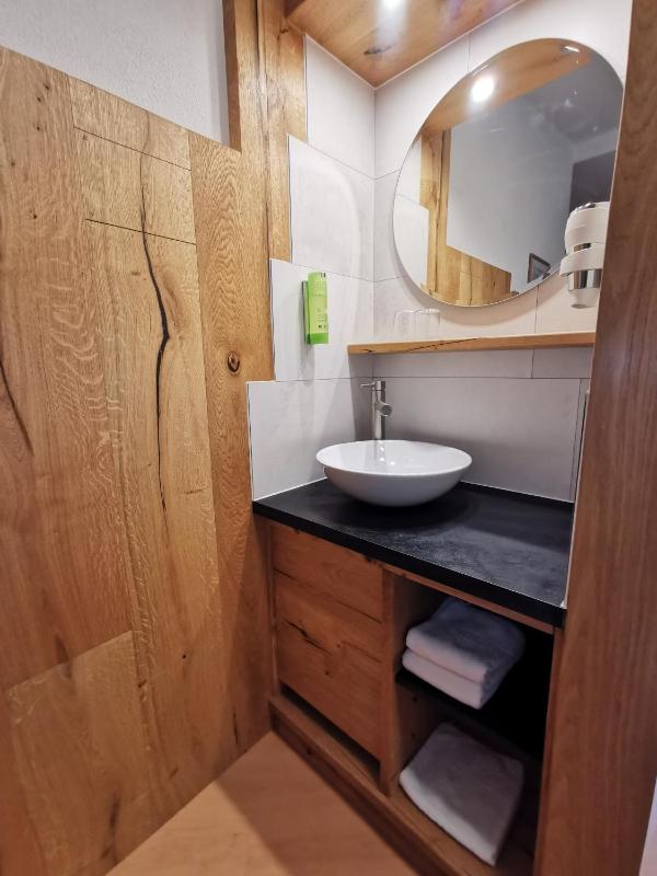Standard Double Room image 3