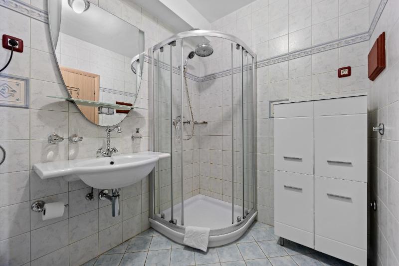 One-Bedroom Apartment (2 - 4 Adults) image 1