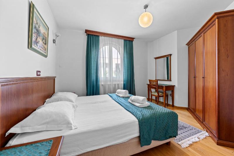 One-Bedroom Apartment (2 - 4 Adults) image 3