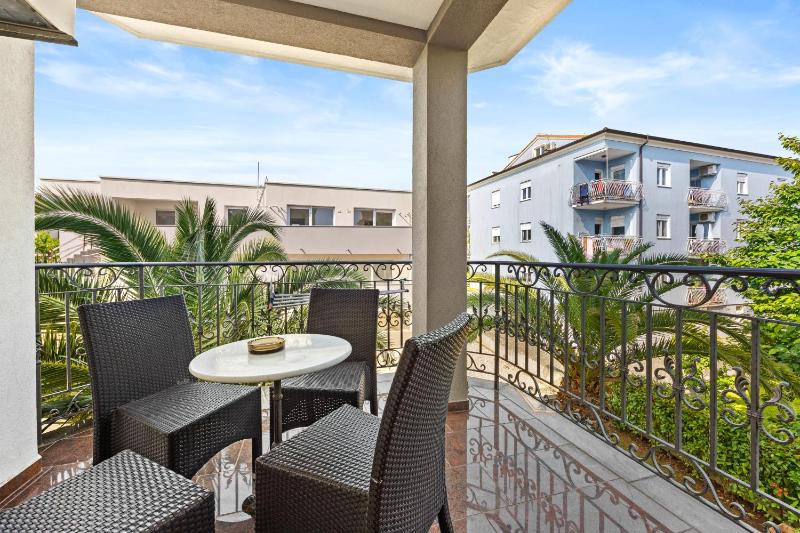 One-Bedroom Apartment (2 - 4 Adults) image 2