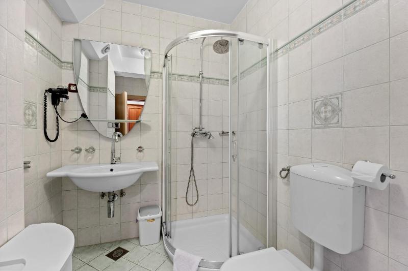 Studio (2 Adults) image 1