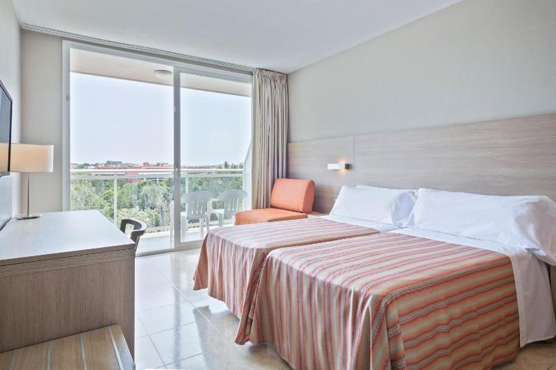 Double Room image 3