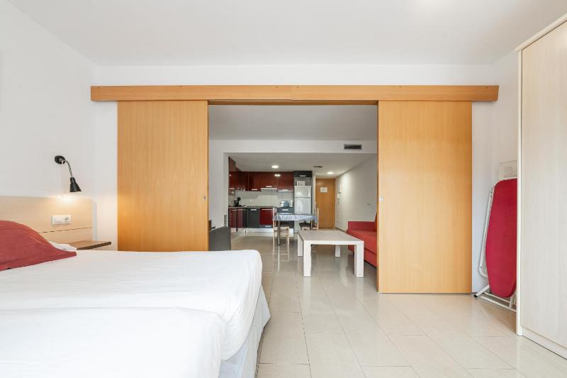 One-Bedroom Apartment (2-4 Adults)  image 1