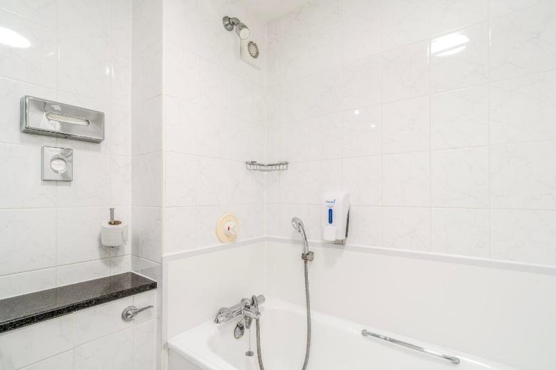 Double Room image 2