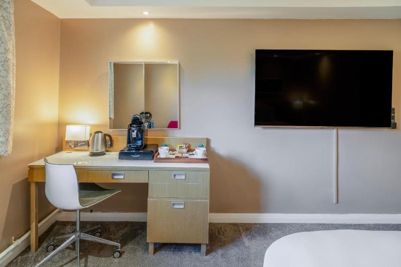 Double Room image 4