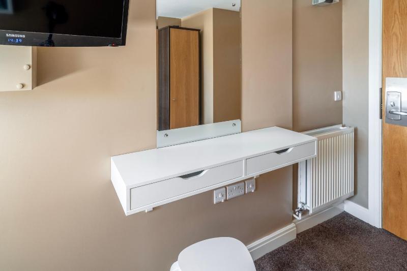 Single Room image 3