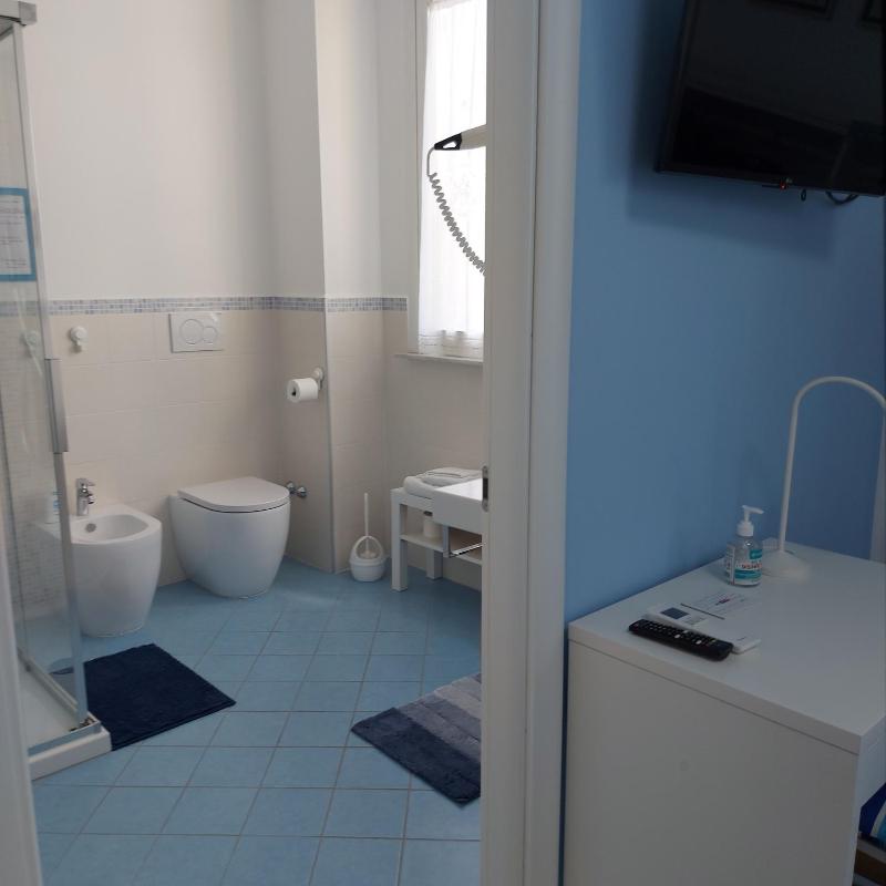 King Room image 4