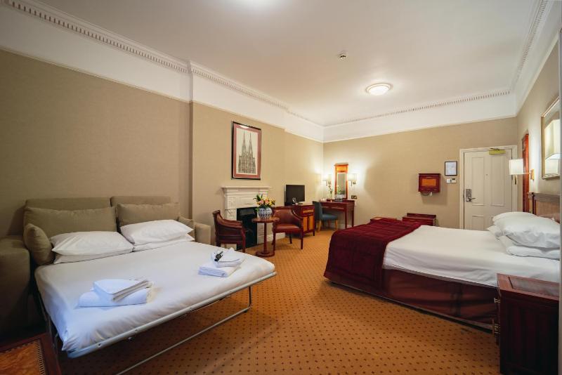 Quadruple Room image 1