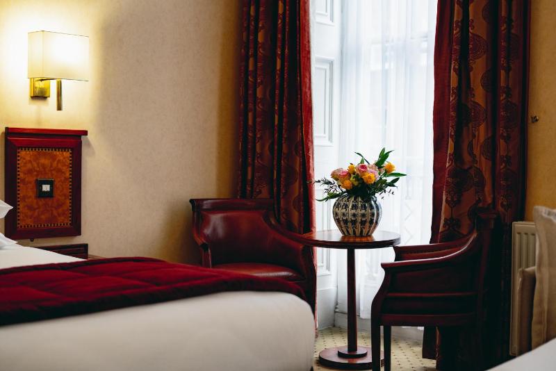 Executive Room image 3