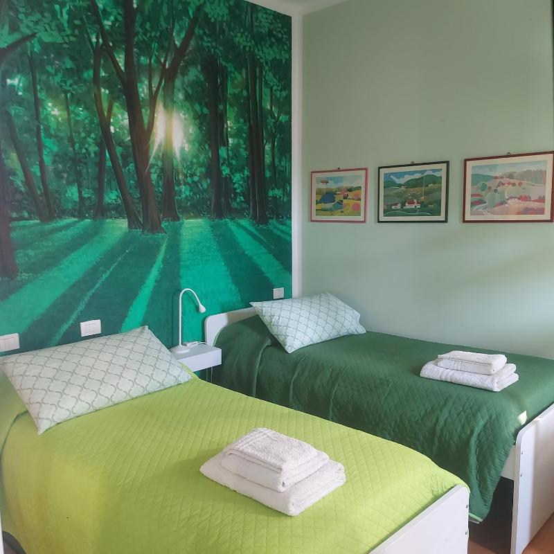Twin Room with Private Bathroom image 1