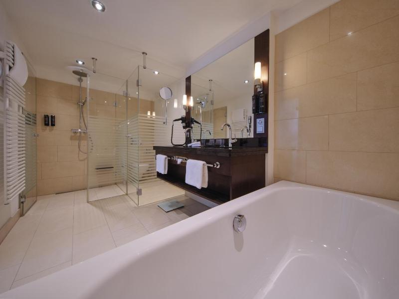 Executive Junior Suite image 4