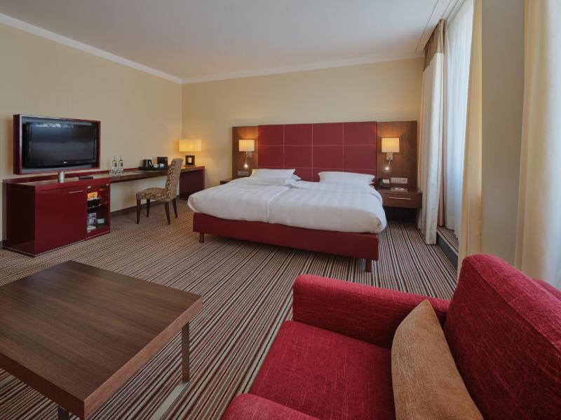 Deluxe Room image 4
