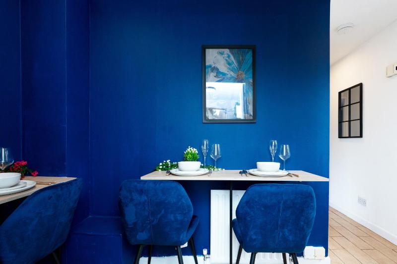 Open Mind Property - 1 Bed Flat with 3 Double Beds - image 7