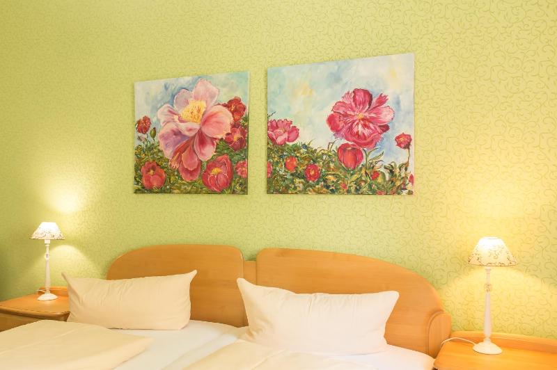 Double Room image 2