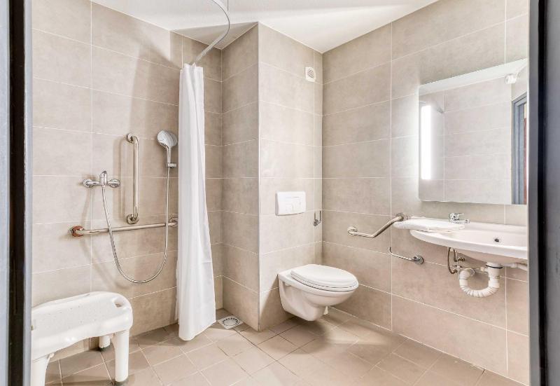Double Room - Disability Access image 4