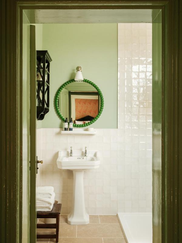 Quadruple Room image 2