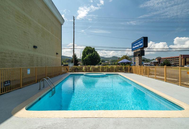 Pigeon Forge Parkway Inn - image 9