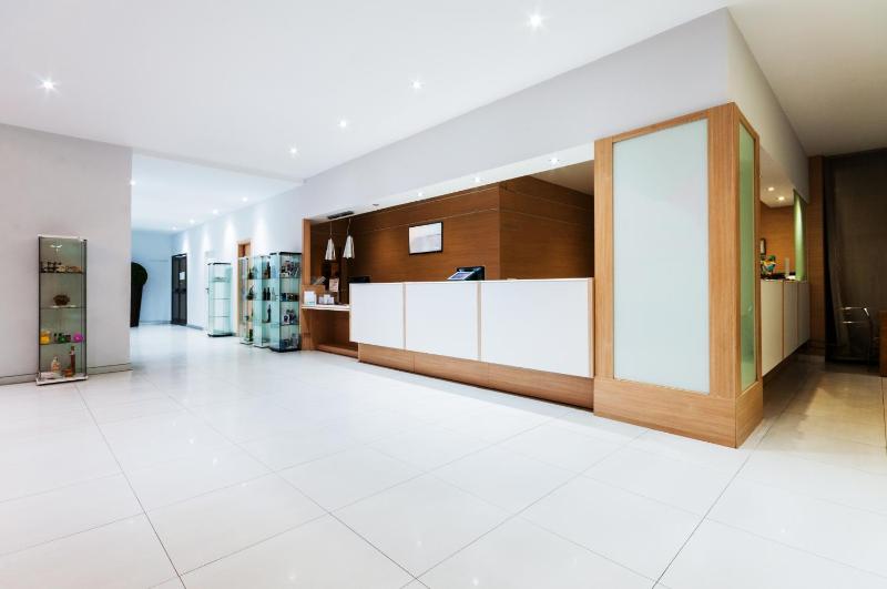 Hotel Fontana Plaza - image 18