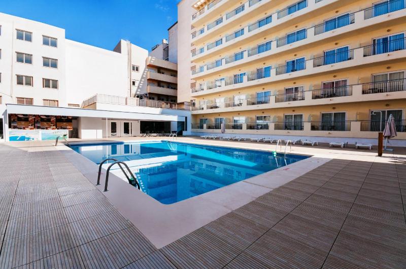 Hotel Fontana Plaza - image 33