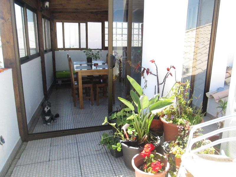 Standard Double Room with Shared Bathroom image 3