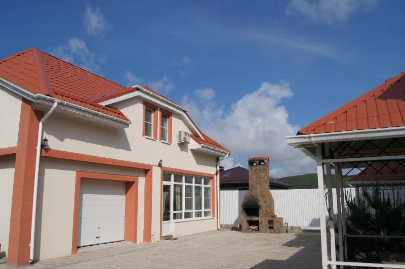 Three-Bedroom House image 2