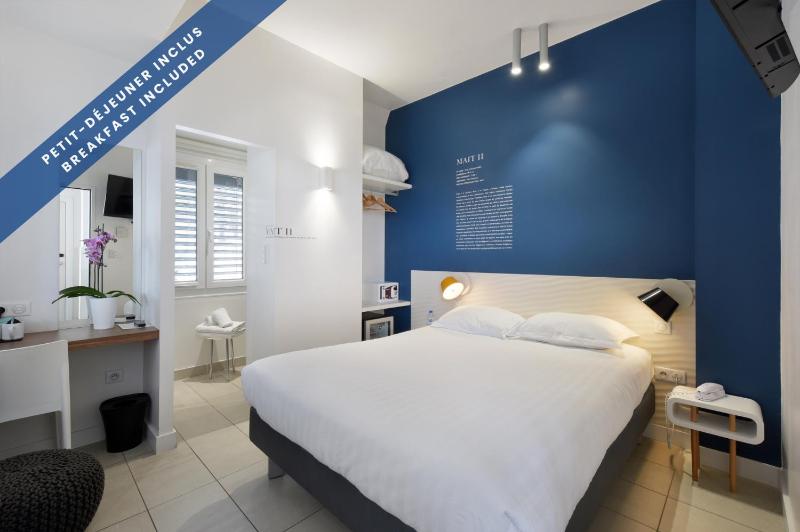 Double Room image 3