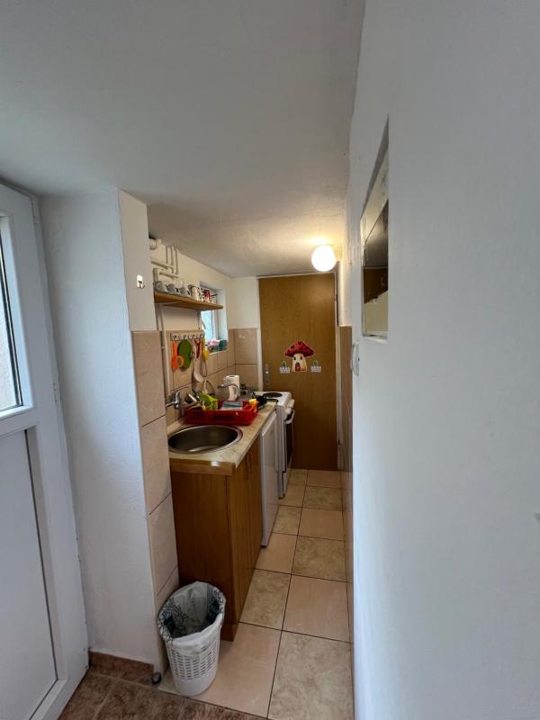 Studio Apartment image 4