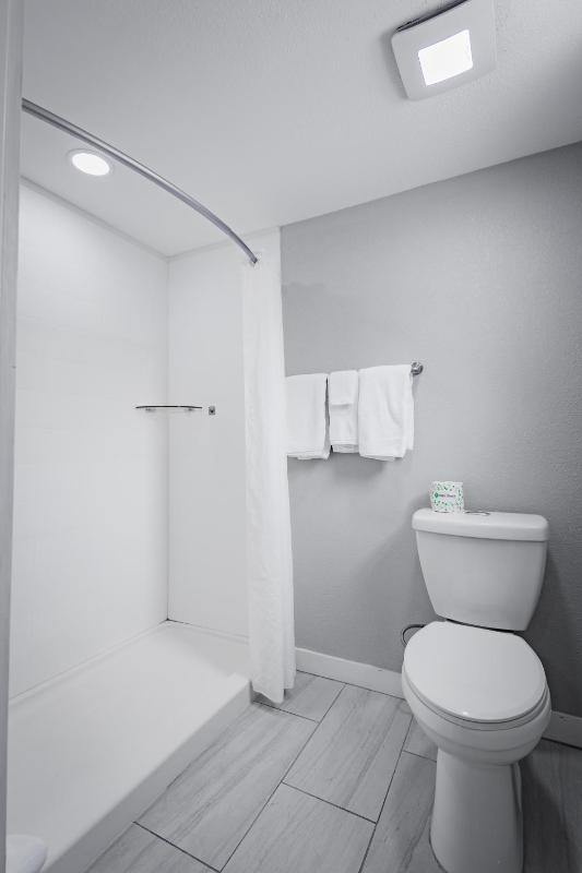 Deluxe Double Room image 3
