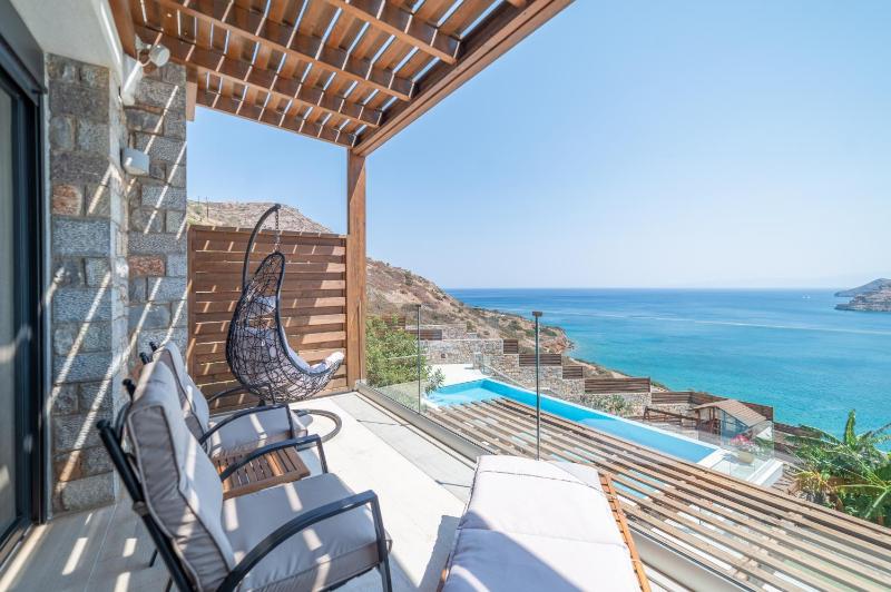 Villa - Beach Front image 4
