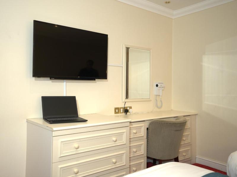 Executive Family Suite image 4