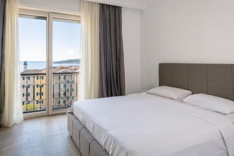 Two Bedroom Residence Sea View with Twin Beds image 4