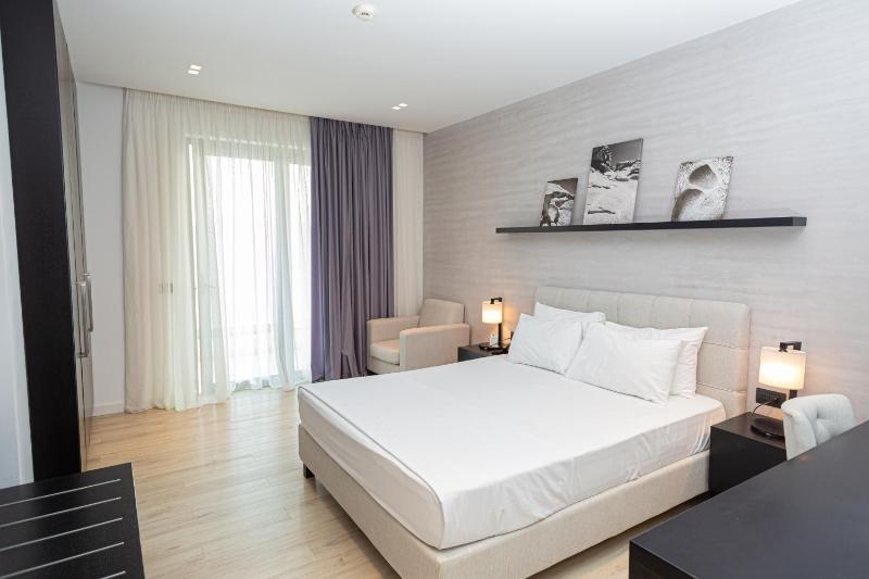 Suite with Sea View image 1