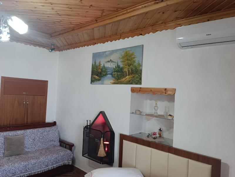 Deluxe Double Room with Bath image 1