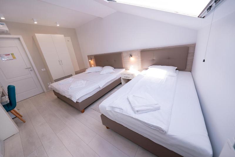 Triple Room image 4
