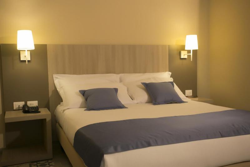 Standard Double Suite image 1