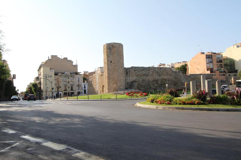 ROYAL TARRACO HomeStay by Turismar - image 13