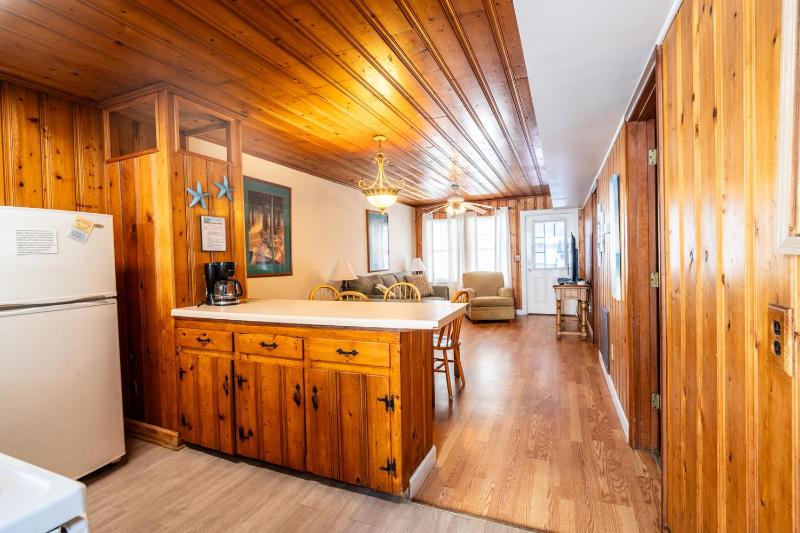 King Suite with Balcony - Unit 4 image 1
