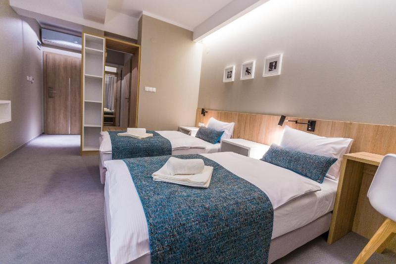 Standard Double or Twin Room image 4