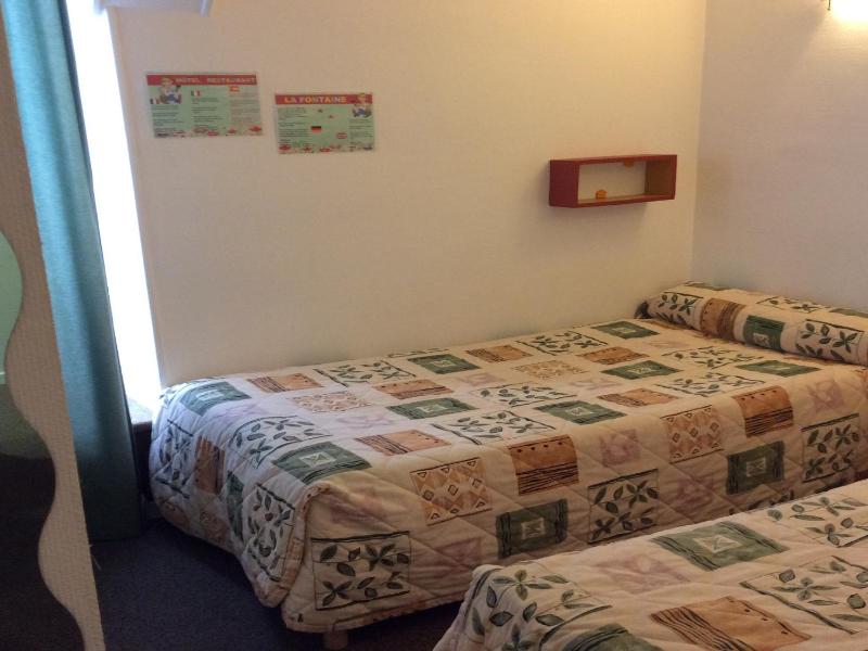 Twin Room image 2