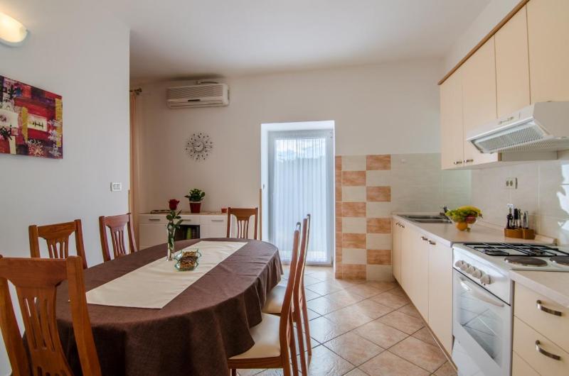 Holiday Home Mia by 22Estates - image 7