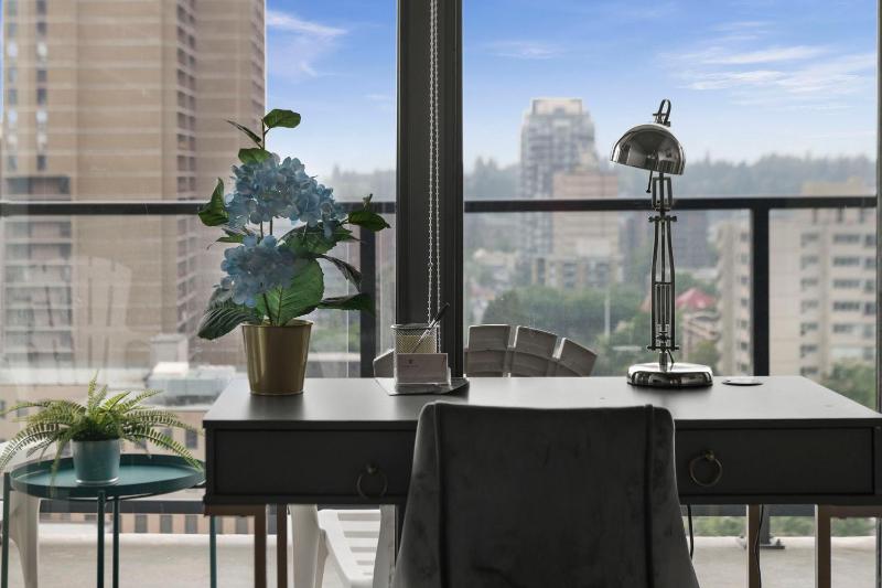 GlobalStay Modern Condos Downtown Calgary - image 7