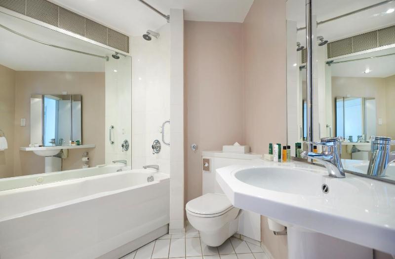 Standard Double Room image 3