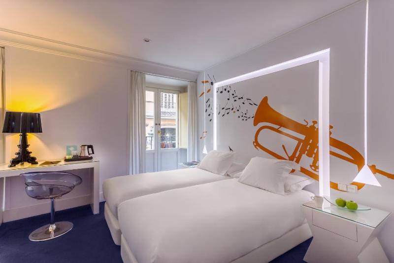 Executive Double Room image 3