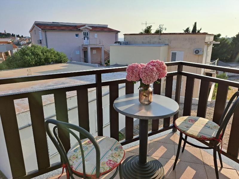 One-Bedroom Apartment with Balcony image 1