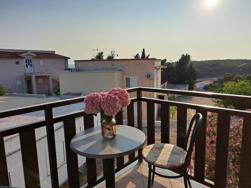 One-Bedroom Apartment with Balcony image 4