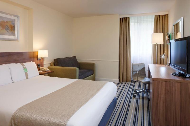 Standard Double Room - Disability Access image 3