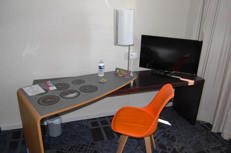 Economy Double Room image 3