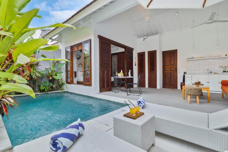 Perfect for Couples and Solo Travellers - image 6